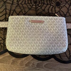Michael kors  belt bag